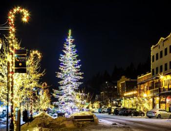 Downtown Truckee Tree Lighting 2024