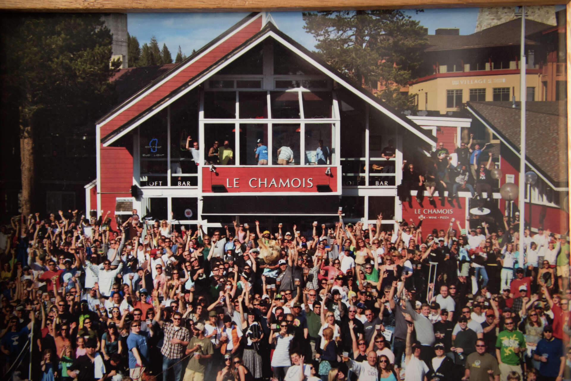 Le Chamois - The Best Apres Ski in Tahoe